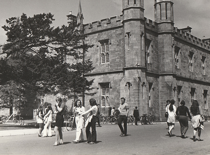 Tionscadal Stair Fh&iacute;si&uacute;il Agallamh na Sean&oacute;rach