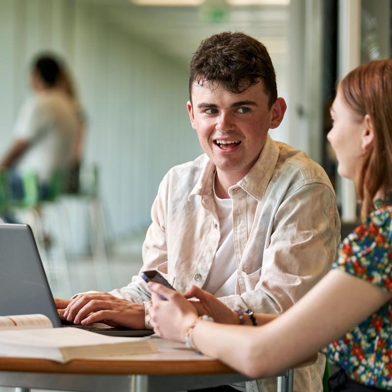 Taca&iacute;ocht Acad&uacute;il